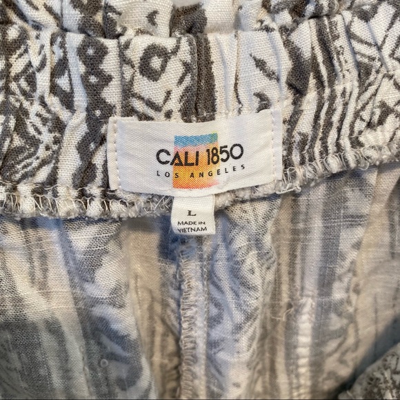 Cali 1850 Aztec Linen Shorts - Picture 8 of 9